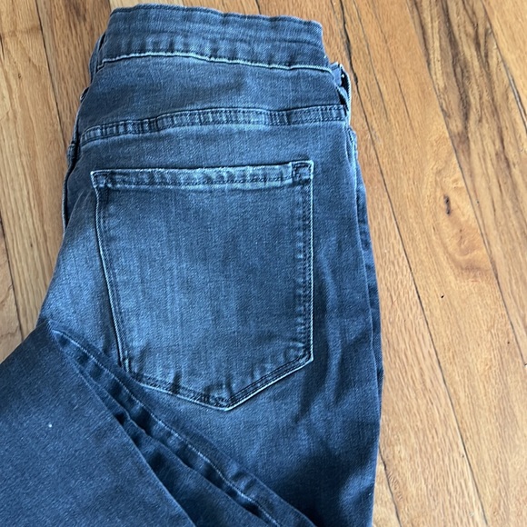 Old Navy Jeans - Picture 7 of 7